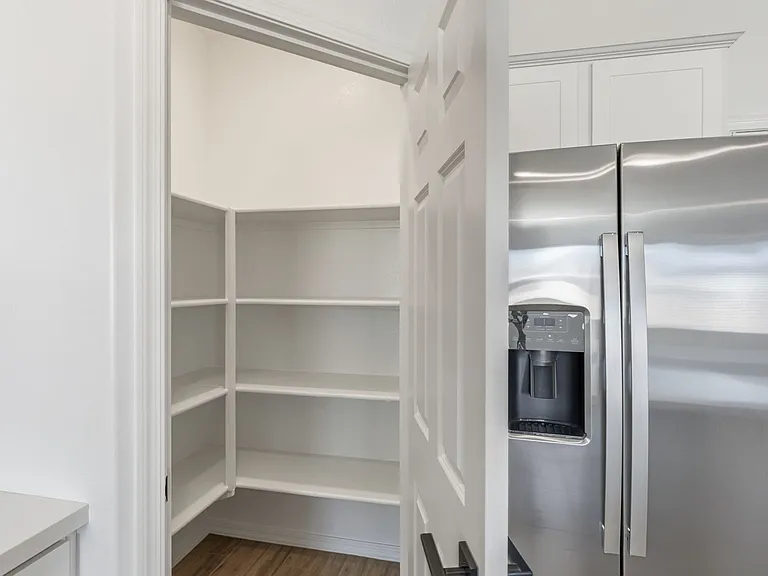 5528 W McNeil St — Photo 10