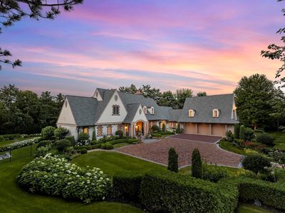 325 Highcroft Ln, Wayzata, MN, 55391