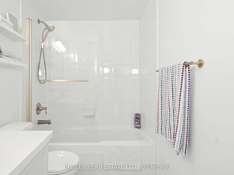 140 W Bathurst St #803 — Photo 9