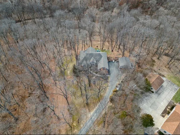 306 Walnut Forest Dr, O'Fallon, MO 63366