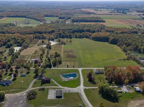 6232 Weaver Rd, Conneaut, OH 44030