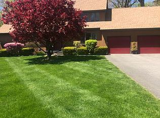 50 Cronin Hill Rd, Hatfield, MA 01038