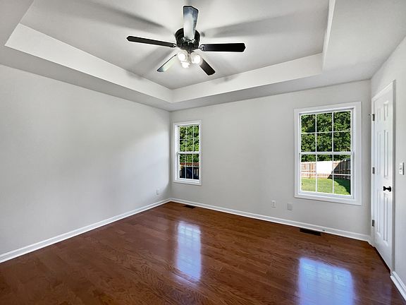 5th image of 260 Amber Way