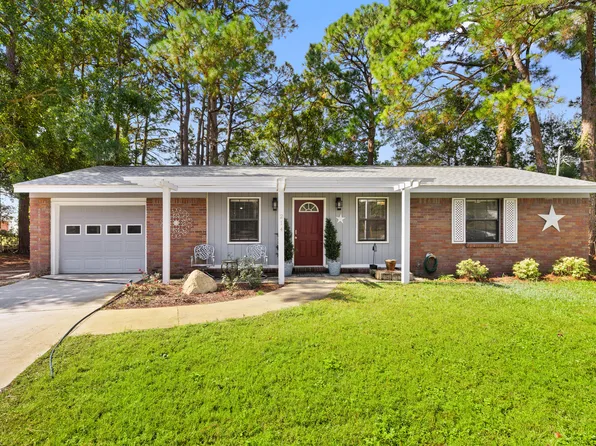 214 Jet Ct, Fort Walton Beach, FL 32548