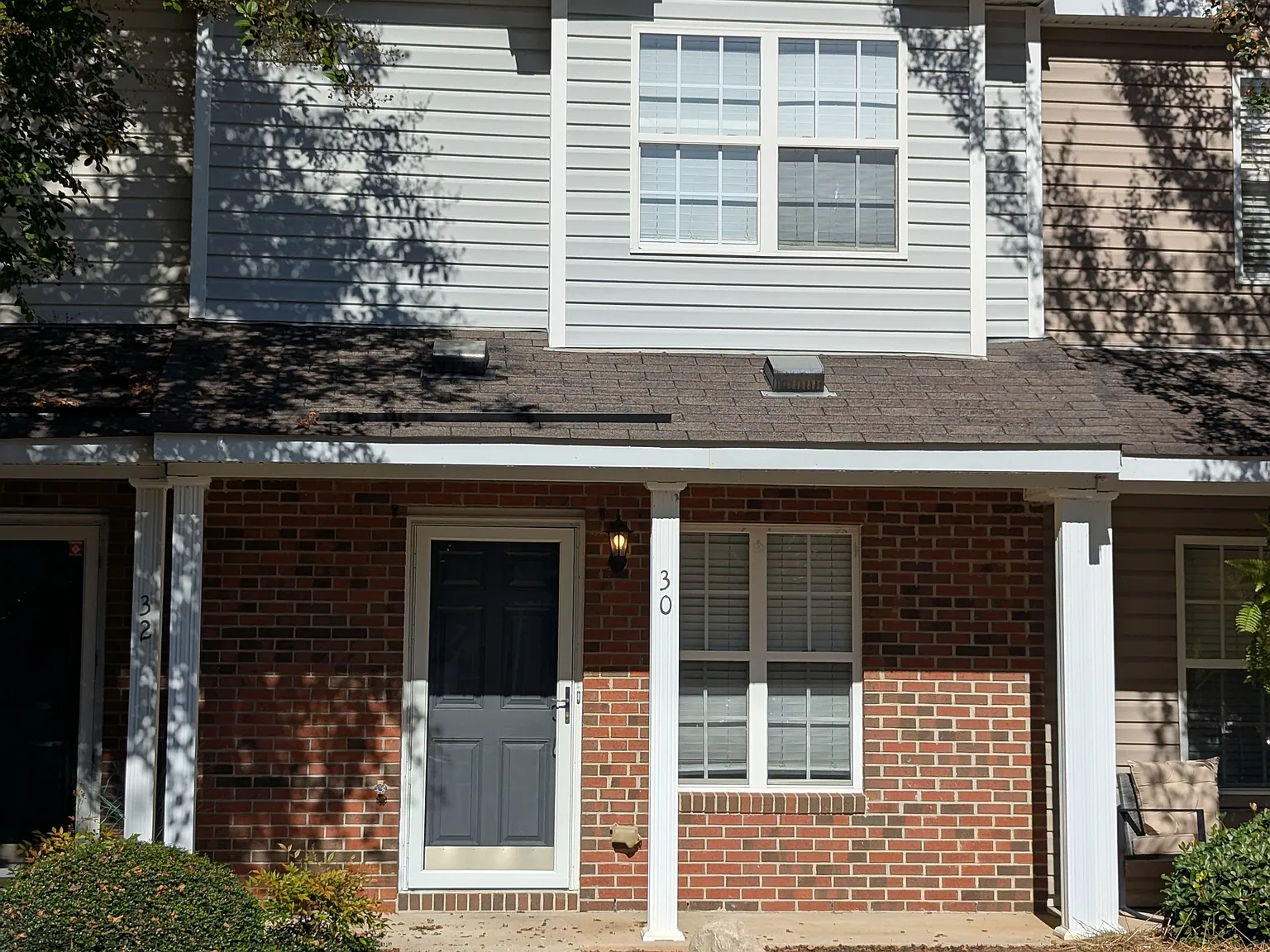 2 bed, 2.5 bath, 1073 sqft, $1,550 — Photo 2