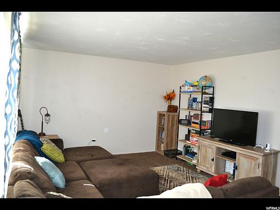 4th image of 5858 S Salem Ave