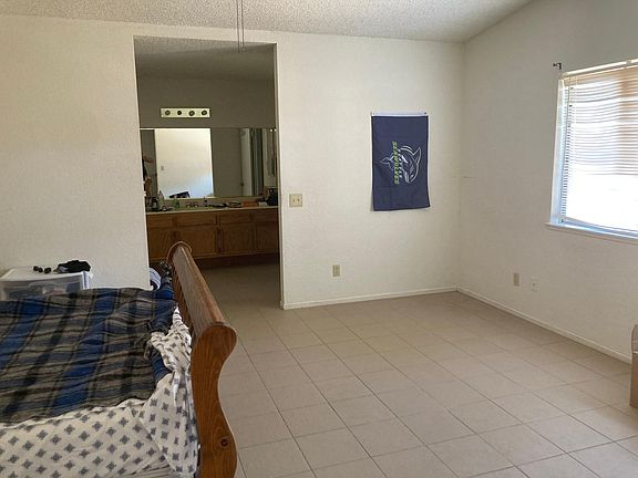 5th image of 1153 W Avenue H