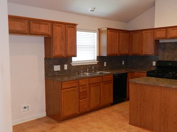 4th image of 4807 Montclair Hill Ln