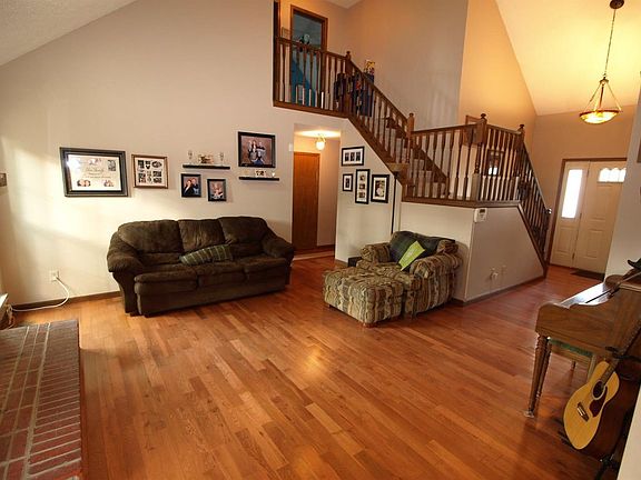 3rd image of 5073 Dellers Glen Dr