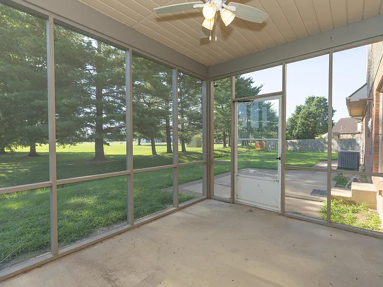 2939 Woodside Ct — Photo 21
