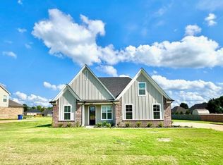 5295 Aylesbury Ln, Olive Branch, MS 38654