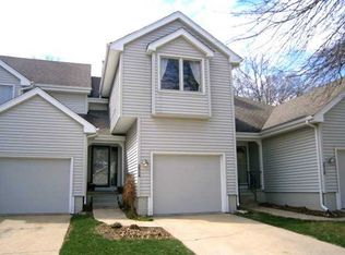 3924 92nd Dr, Urbandale, IA 50322