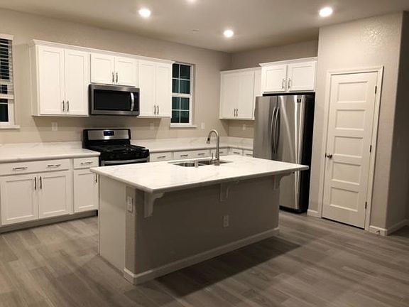 2nd image of 2809 Mabry Dr