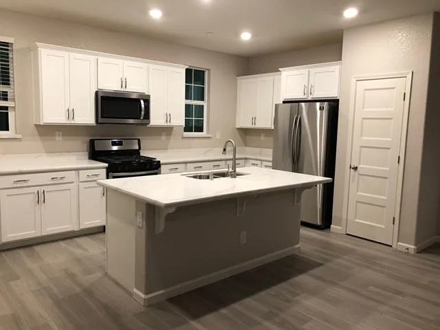2809 Mabry Dr — Photo 2