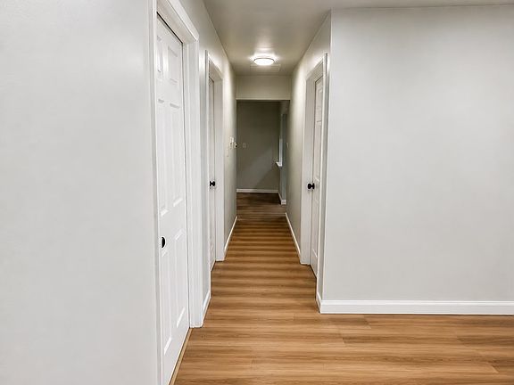 3rd image of 20816 Glen Lodge Rd