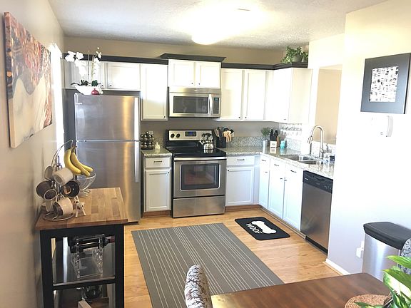 2nd image of 2841 S Archmore Ct