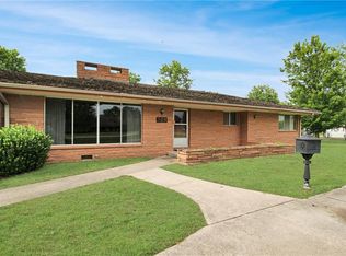 529 Barton Ave, Parsons, KS 67357