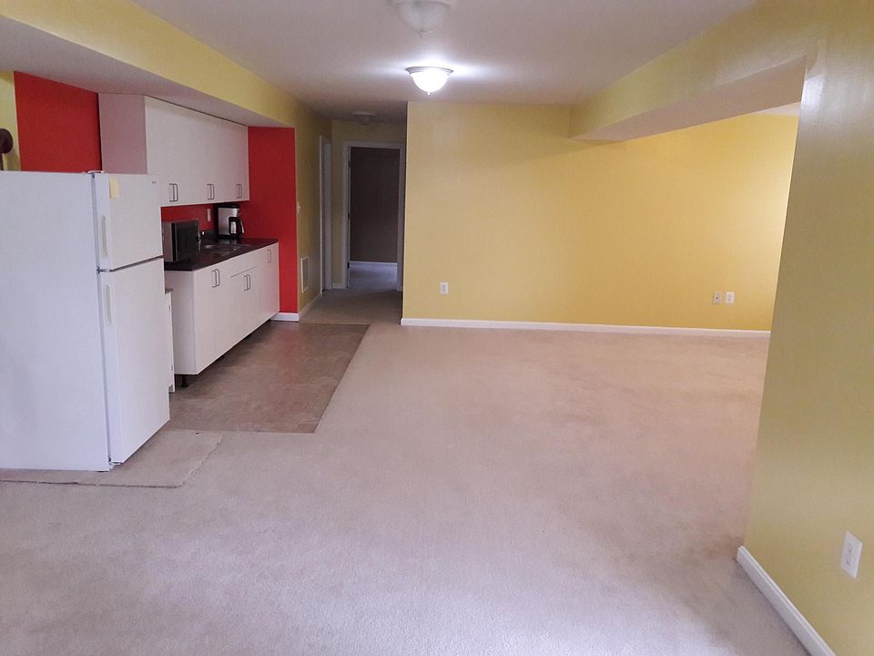 Kitchen & Living Area