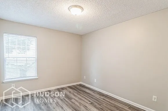 1664 Hudderfield Cir W — Photo 12