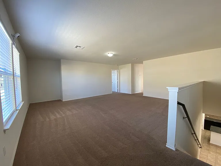408 E Vega Ln — Photo 12