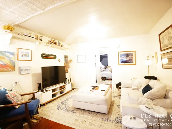 509 Hicks Street image 1 of 17