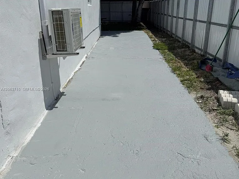 4000 NW 195th St #1 — Photo 12
