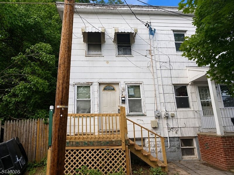 1st image of 24 Johannis Pl