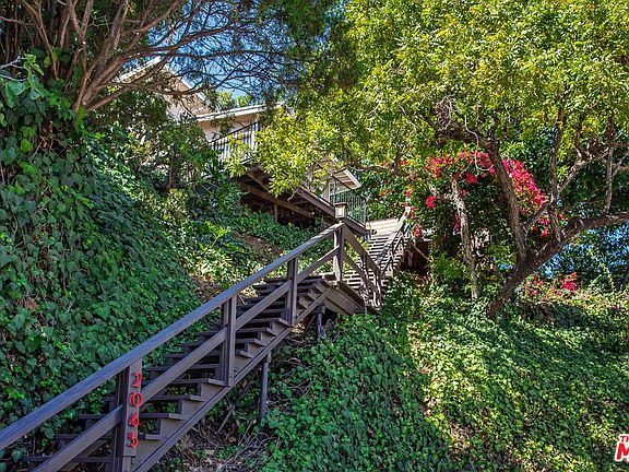 3rd image of 2065 Glencoe Way #A