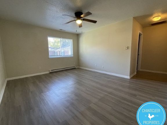 4th image of 1504 Autumn Dr APT A