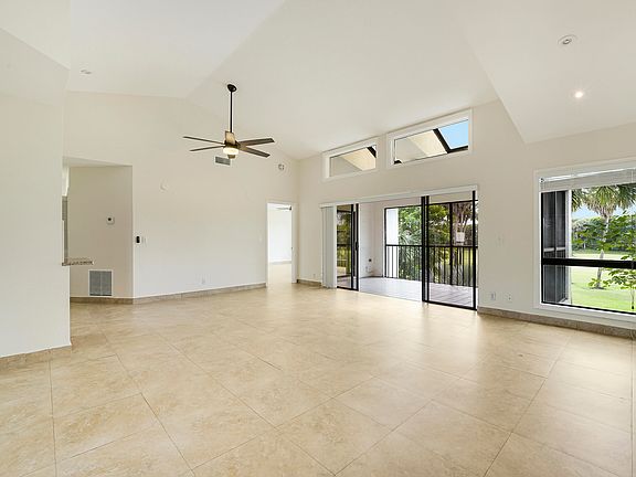 5th image of 7902 Seville Place #1604