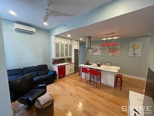 5th image of 313 W 119th St #B1