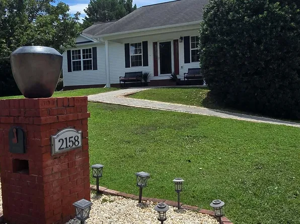 2158 Murphys Chapel Dr, Sevierville, TN 37876