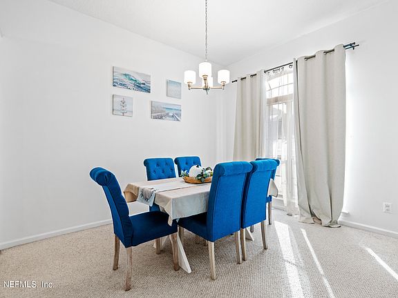 3rd image of 2131 WILLESDON Drive E
