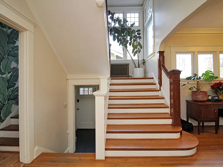 2343 NE 21st Ave — Photo 16