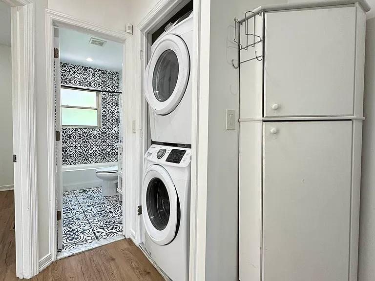 774 E 37th St #1 — Photo 16
