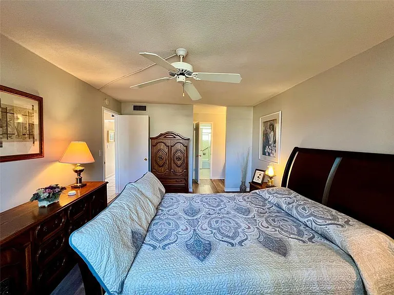 2800 NW 47th Ter #106B — Photo 7