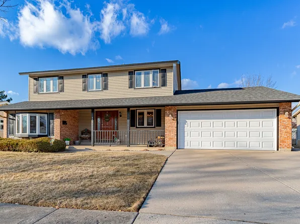 540 Gateshead S, Elk Grove Village, IL 60007