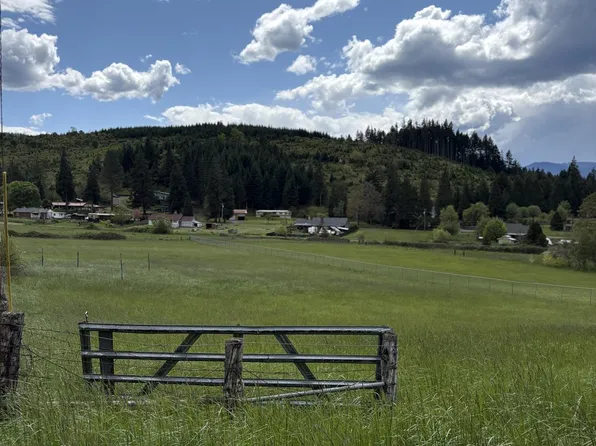 McFarland Rd, Oakridge, OR 97463