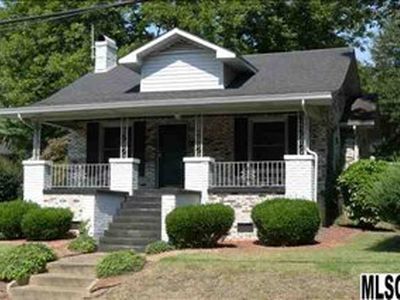 718 3rd Ave NW, Hickory, NC, 28601
