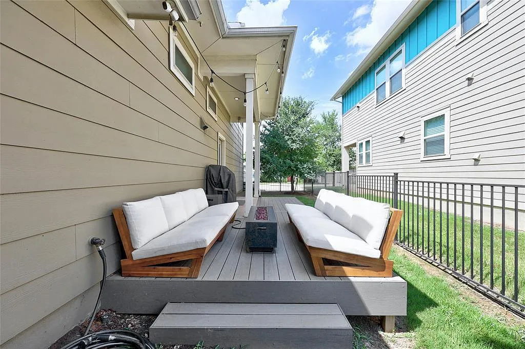 3 bed, 2.5 bath, 1792 sqft, $2,500 — Photo 4