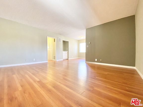 4th image of 14335 Burbank Blvd APT 17