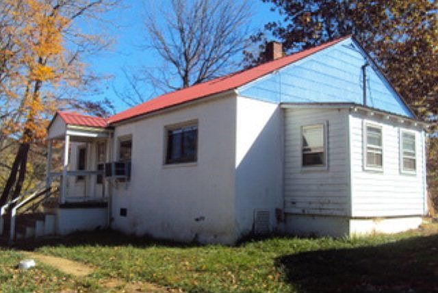 1st image of 75 Hillcrest Dr