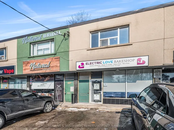 900A Wilson Ave, Toronto, ON M3K 1E7