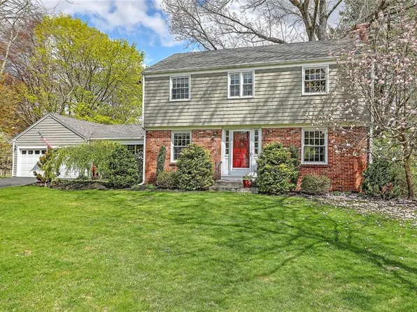 9 Lamson Rd, Barrington, RI 02806