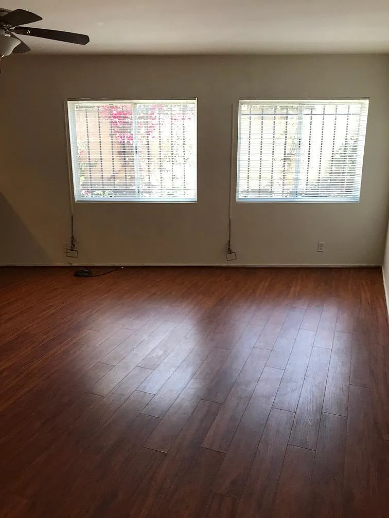 Building Photo - 8410 Gulana Ave #3