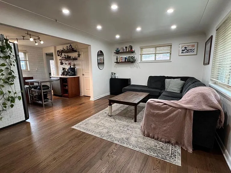 1666 S Zenobia Way — Photo 3