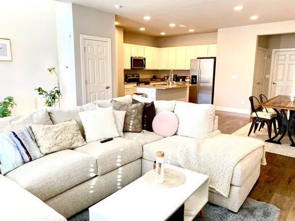 16271 E Bolling Dr, Denver, CO 80239