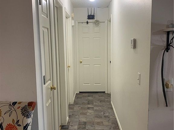 4th image of 2209 W Roselawn St #2211