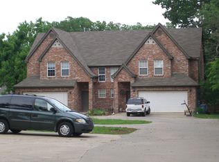 1110 NW D St, Bentonville, AR 72712