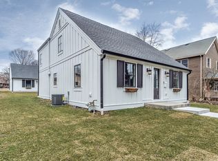 23 S Julian St, Naperville, IL